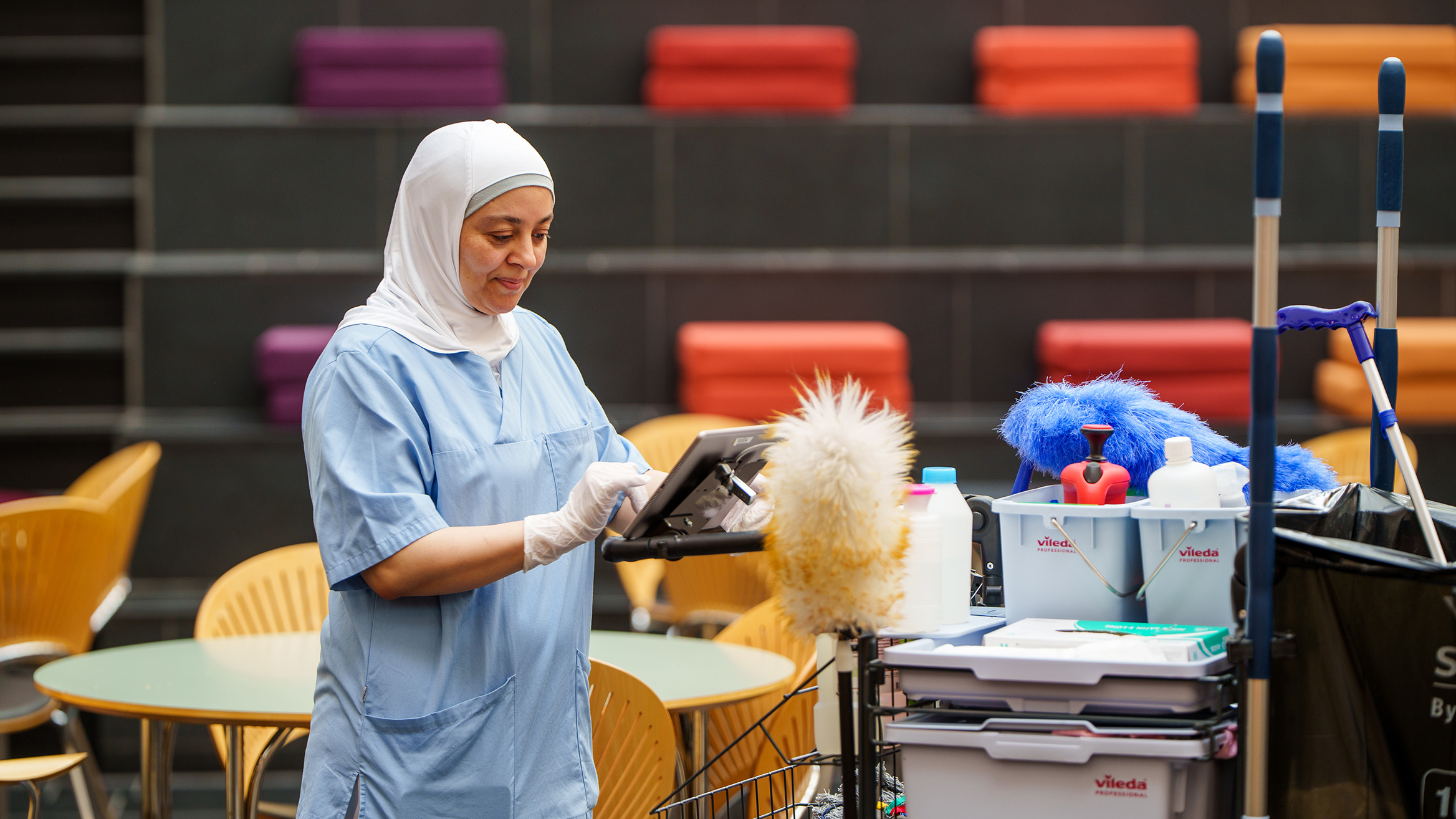 Enabling smarter coordination of support services in daily hospital operations