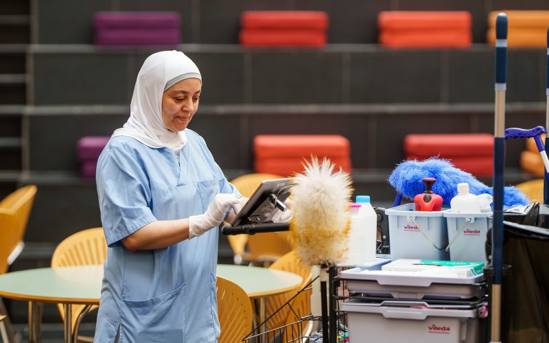 Cleaning requests are instantly visible on the cleaning team’s tablets and phones. 
